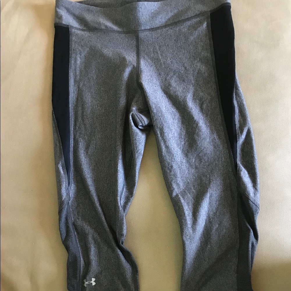 Under Armour grey crop leggings